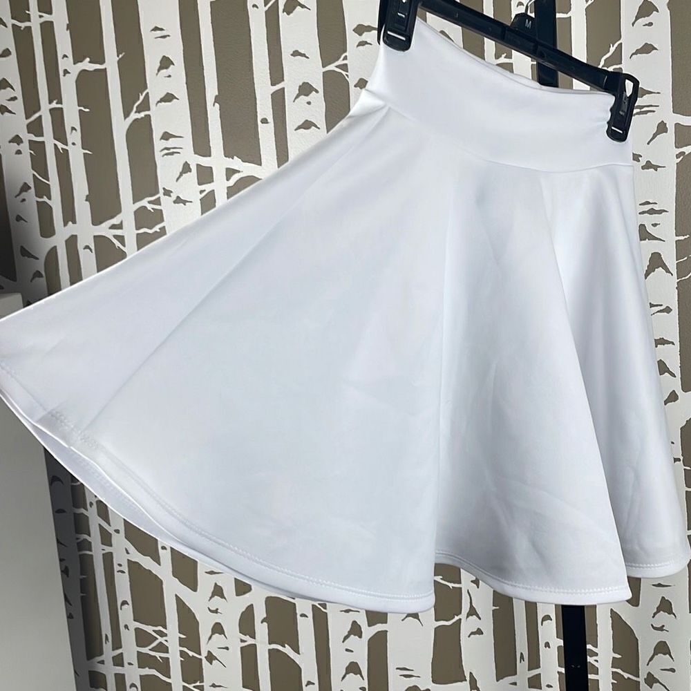 By Johnny White Scuba Fabric Circle Skater Mini Skirt S - Picture 2 of 5